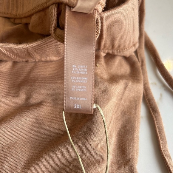 SKIMS Ochre brown lounge shorts size 2X NWT - Picture 3 of 4